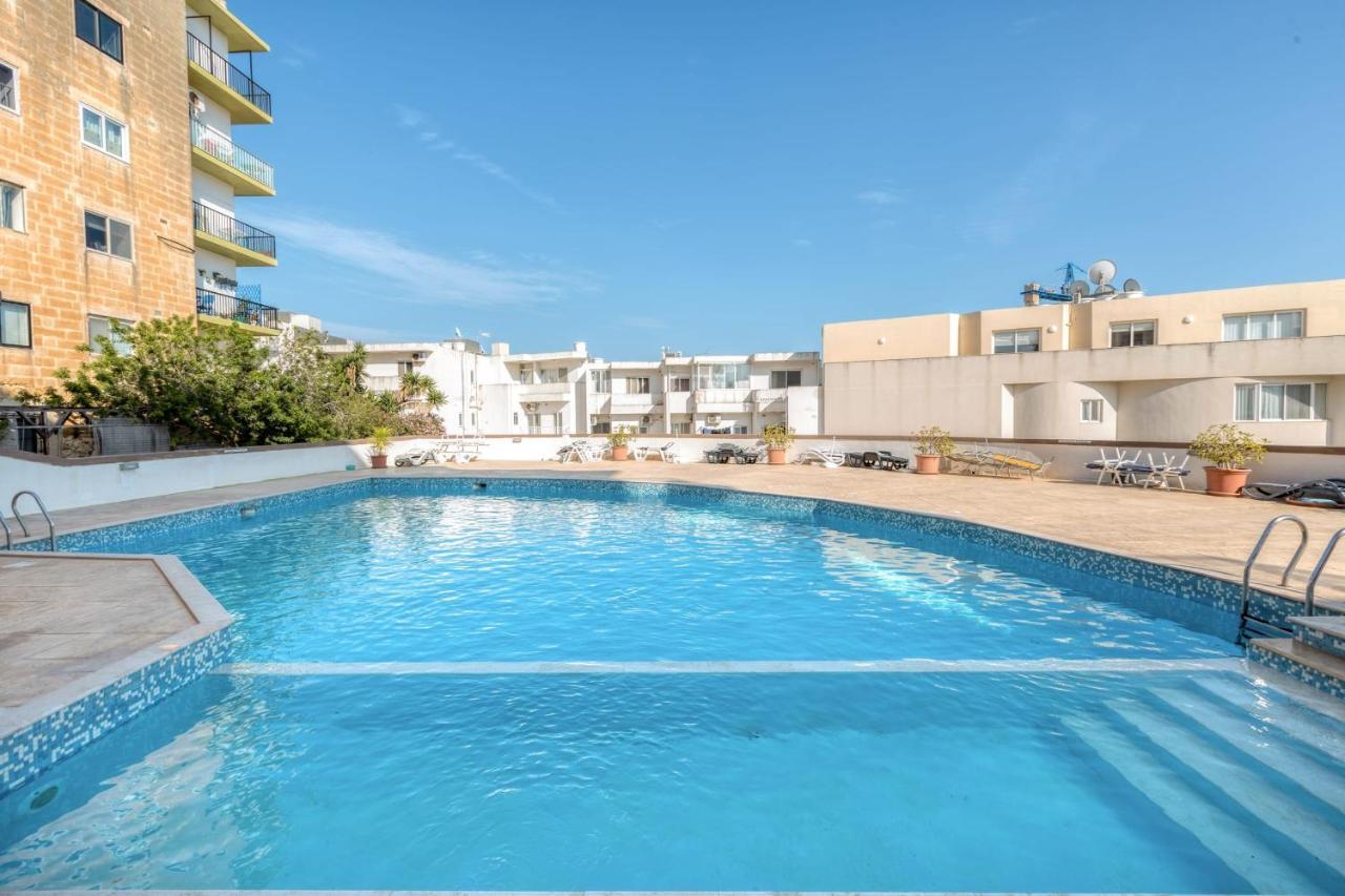 Pool Apartment Is-Swieqi Exterior photo