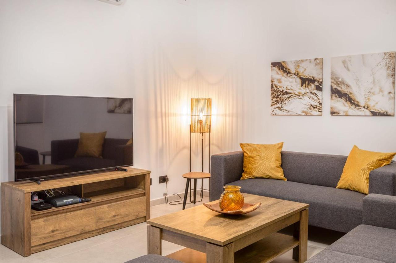 Pool Apartment Is-Swieqi Exterior photo