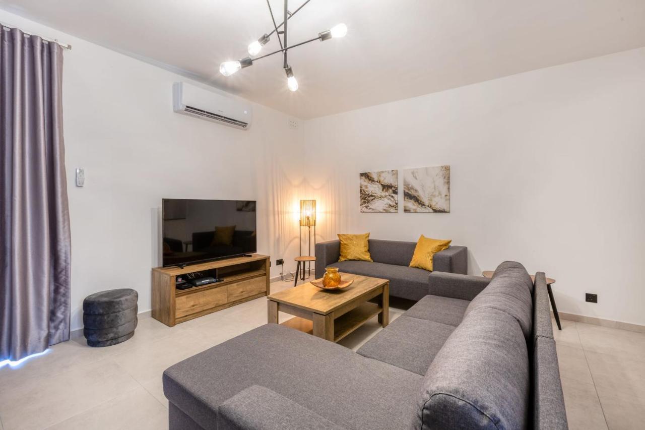 Pool Apartment Is-Swieqi Exterior photo