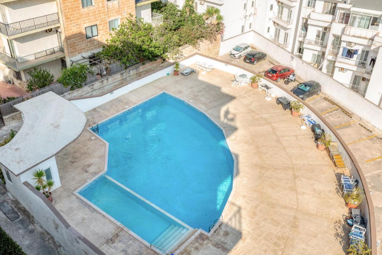 Pool Apartment Is-Swieqi Exterior photo