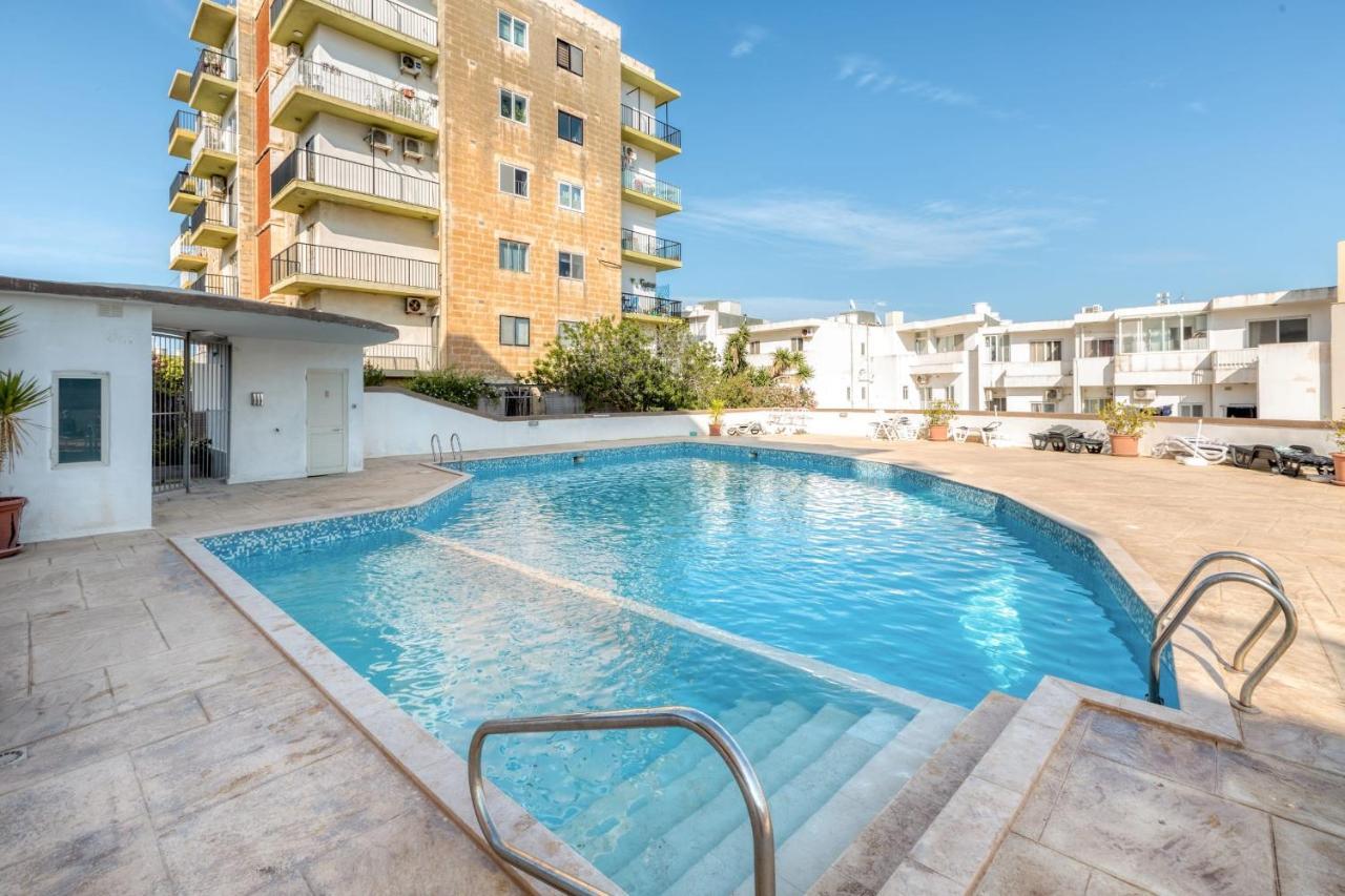 Pool Apartment Is-Swieqi Exterior photo