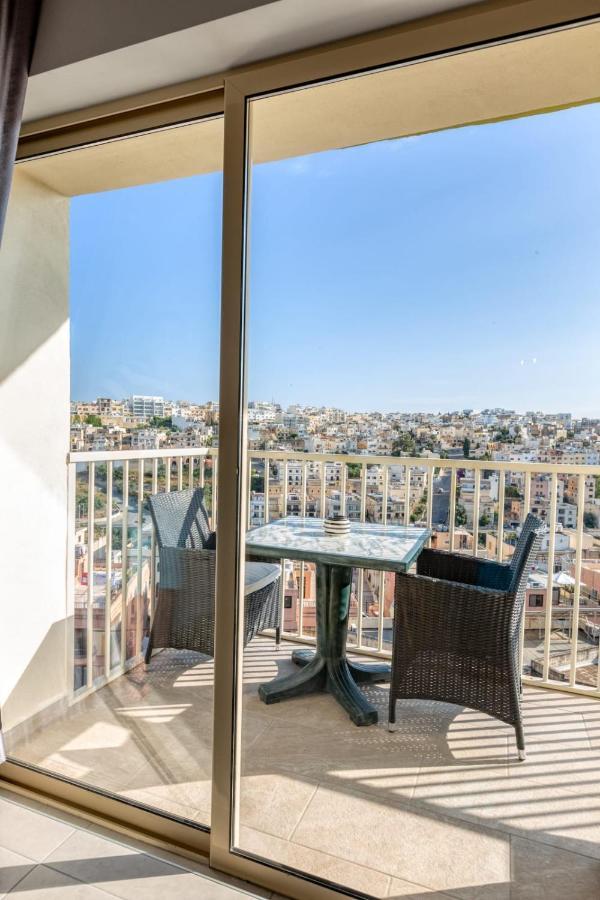 Pool Apartment Is-Swieqi Exterior photo