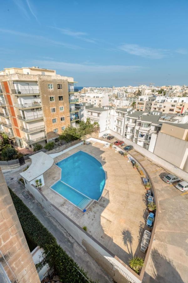 Pool Apartment Is-Swieqi Exterior photo